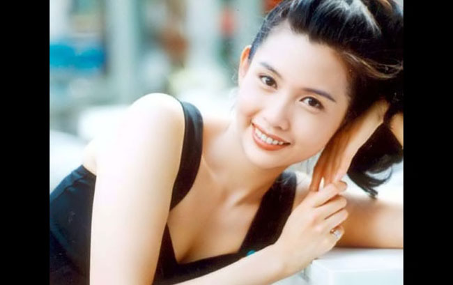 Năm 17 tuổi, cô bước chân vào làng giải trí với phim Lake sprite. Năm 1987, Tổ Hiền nổi tiếng khắp châu Á với phim Thiện nữ u hồn (A Chinese Ghost Story).